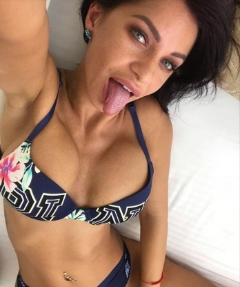 🌸💋 Я оправдаю все твои ожидания и фантазии, обладая множеством возможностей и навыков. Моя улыбка и чувственность способны растопить даже самое ледяное сердце.🔥
Я живу в Москве, и никто не знает этот город лучше меня. Благодаря моему опыту и знанию Москвы, я могу стать твоей идеальной компаньонкой для встречи, независимо от места или времени. ✨
Мои услуги включают интимные сессии, которые будут наполнены страстью и наслаждением.🔞 Я готова исполнить все твои желания и фантазии, чтобы каждая встреча оставила в твоей памяти только самые приятные воспоминания. 💦
Фото в моем профиле полностью соответствуют реальности, и я уверена, что они понравятся тебе еще больше лично. Ты можешь ознакомиться с ними и прочитать отзывы о моей работе.💎
Не теряй времени даром и жми на кнопку Арина